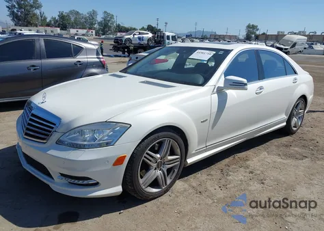 2012 Mercedes-Benz S 550 из США, поврежденный, VIN WDDNG7DB9CA473406